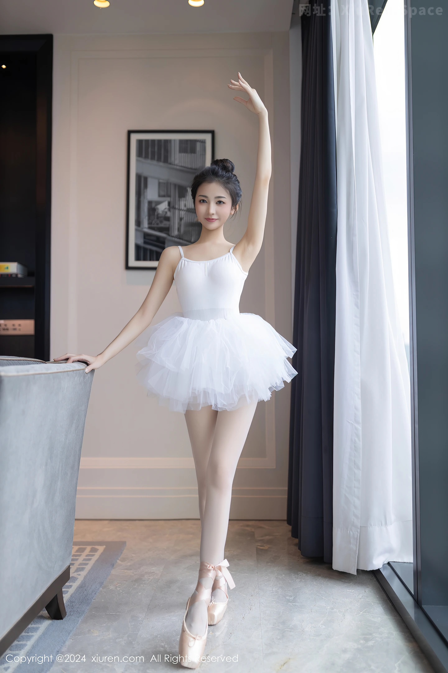 图片[5]-[XiuRen秀人网]VOL.8657 模特鱼尾fish私房性感白色芭蕾短裙配白丝袜秀美腿玉足迷人写真80P-秀人网官方网站